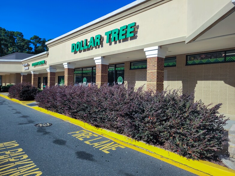 Primary Photo Of 4076-4100 Charlotte Hwy, Lake Wylie General Retail For Lease