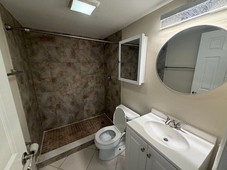 More Photos Of 860 NW River Shores Blvd, Stuart Apartments For Sale