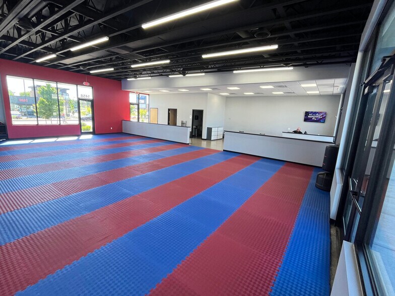 More Photos Of 1450 Bombing Range Rd, West Richland Storefront For Lease
