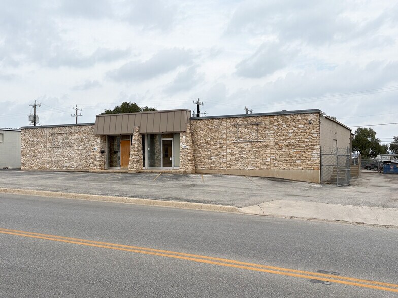 Primary Photo Of 511-513 W Rhapsody Dr, San Antonio Service For Lease