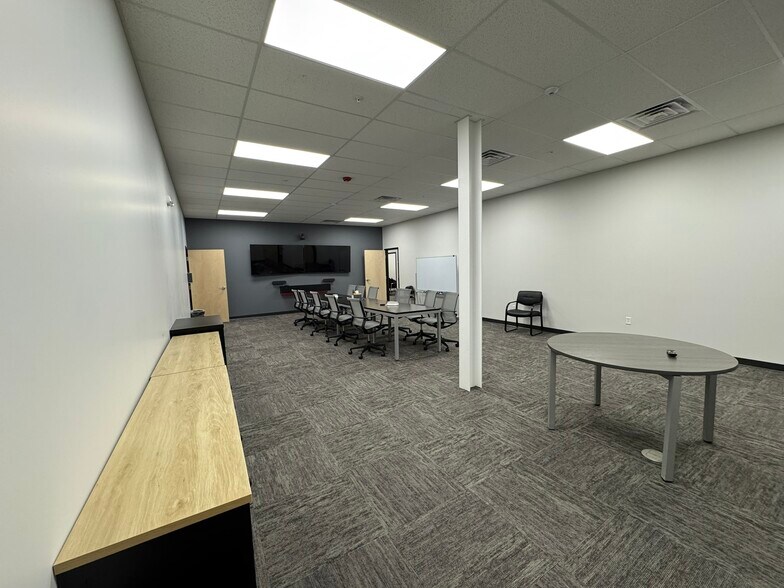 More Photos Of 3701 Main St, Elkhart Industrial For Lease