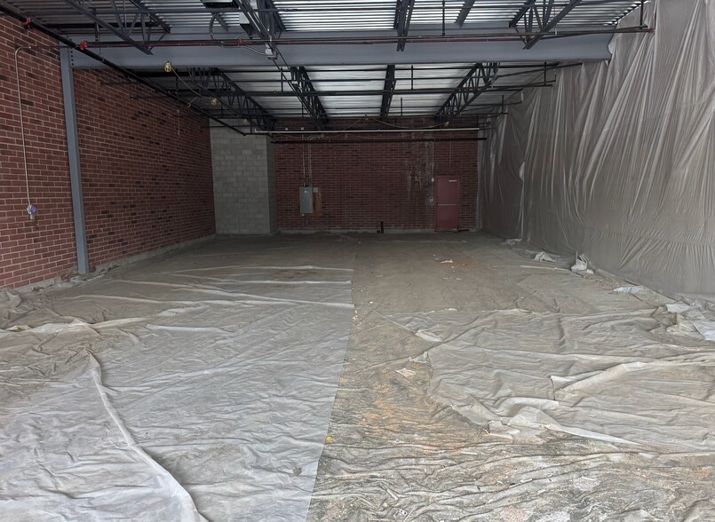 More Photos Of 125 N Main St, Belchertown Freestanding For Lease