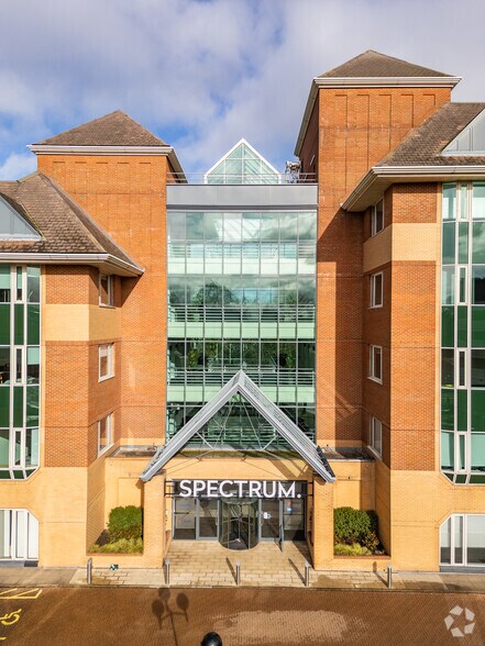 More Photos Of 279 Farnborough Rd, Farnborough Office For Lease