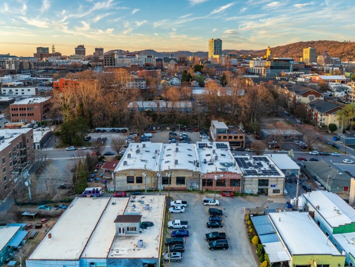 More Photos Of 32 Banks Ave, Asheville Flex For Lease