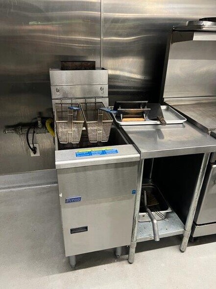 More Photos Of 15322 S Normandie Ave, Gardena Restaurant For Sale