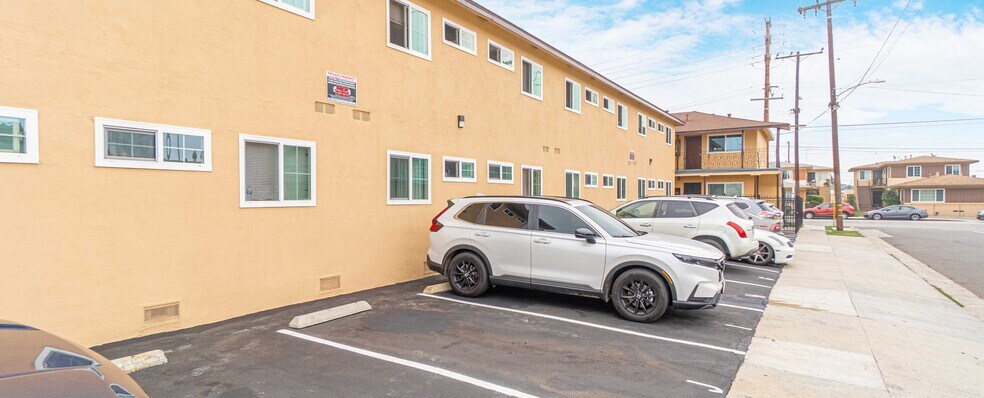 More Photos Of 11123 S Inglewood Ave, Inglewood Apartments For Sale