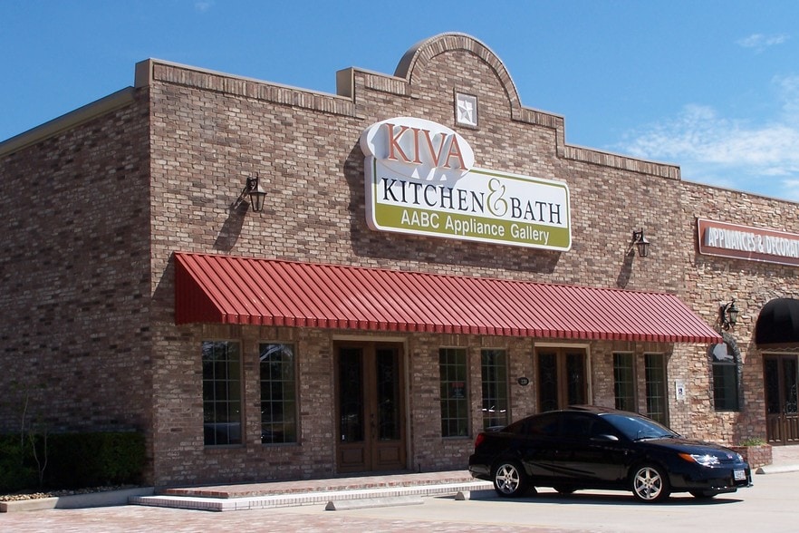 More Photos Of 11133 I-45, Conroe Unknown For Lease