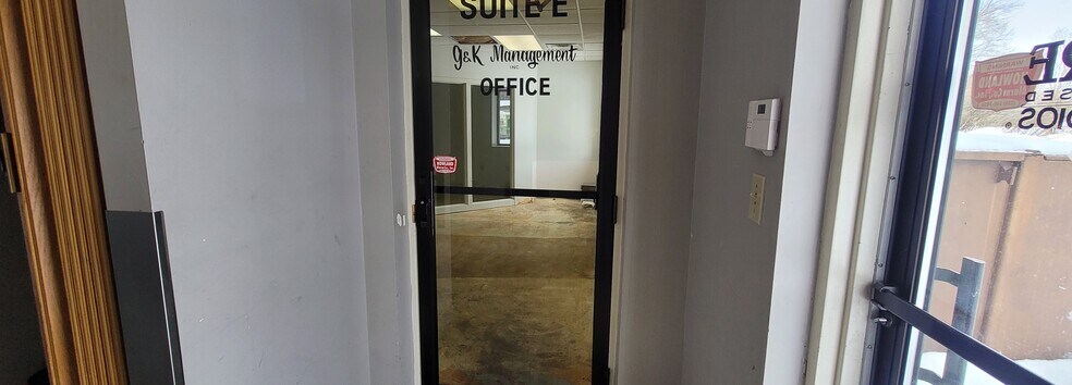 More Photos Of 4365 Youngstown Rd SE, Warren Storefront Retail Office For Lease