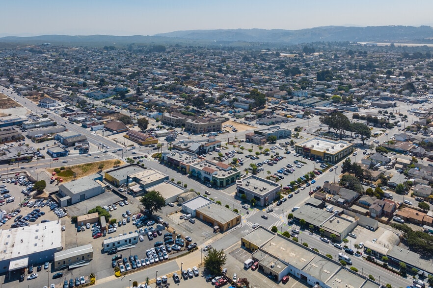 More Photos Of 805-815 Broadway Ave, Seaside Storefront For Sale