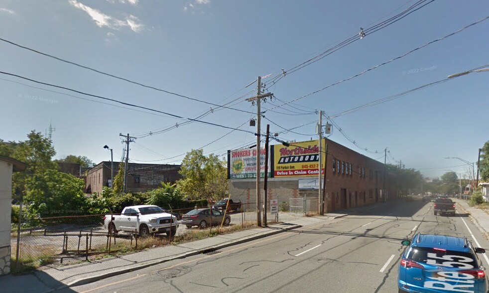 More Photos Of 400-404 Maple St, Poughkeepsie Warehouse For Sale