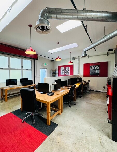 More Photos Of 6025 Washington Blvd, Culver City Office For Sale