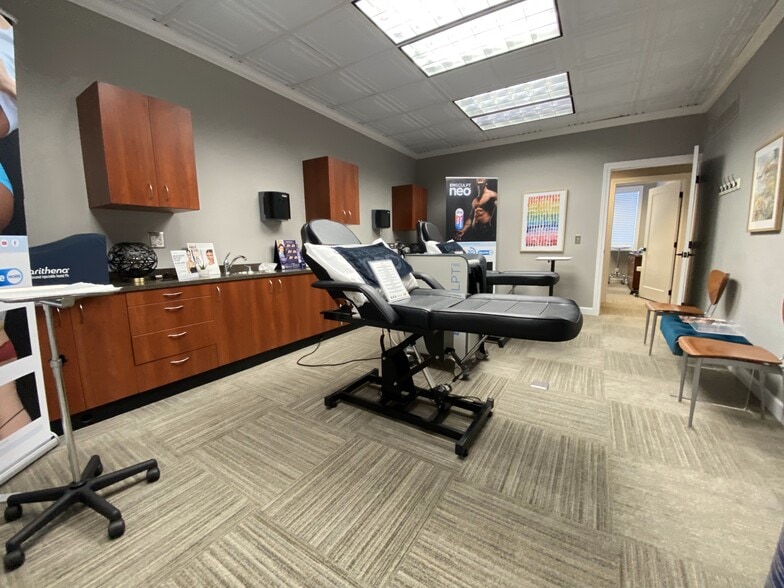 More Photos Of 209-211 Walnut Blvd, Rochester Medical For Lease