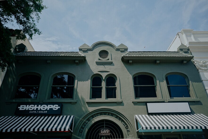 More Photos Of 689 Central Ave, Saint Petersburg General Retail For Sale