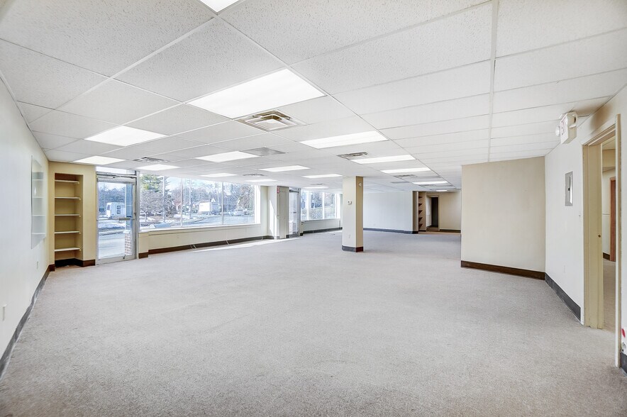 More Photos Of 3925-3927 Brotherton Rd, Cincinnati Office For Sale