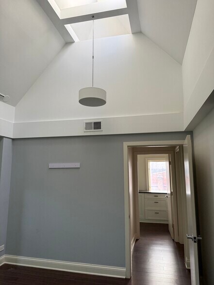 More Photos Of 378 Park Ave, Glencoe Office For Lease