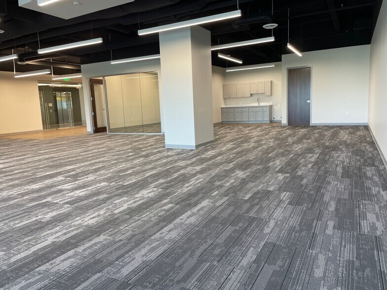 More Photos Of 2100 W Pleasant Grove Blvd, Pleasant Grove Office For Lease
