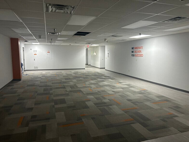 More Photos Of 12090 Memorial Pky SW, Huntsville Light Manufacturing For Sale