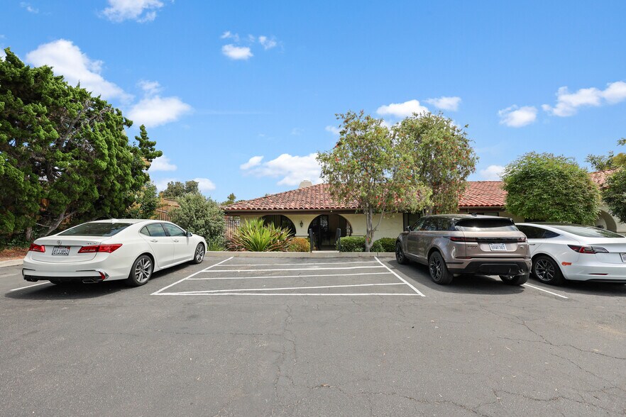 More Photos Of 970 Petit Ave, Ventura Medical For Sale