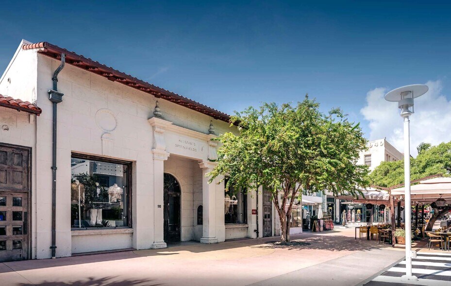 Primary Photo Of 910 Lincoln Rd, Miami Beach Storefront For Lease