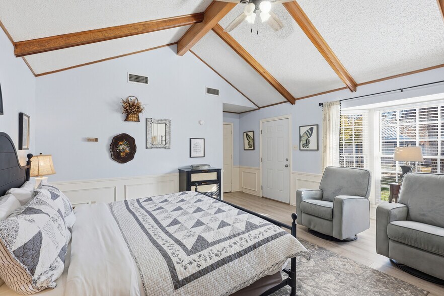 More Photos Of 201 N State St, Fort Davis Hotel For Sale