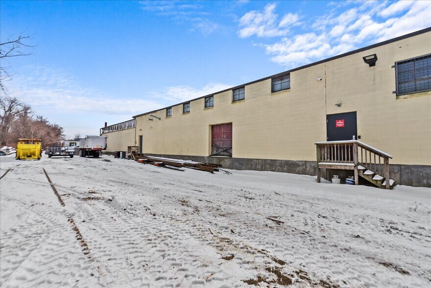More Photos Of 175 Circuit Ave, West Springfield Warehouse For Lease