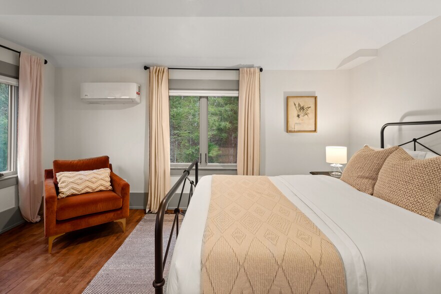 More Photos Of 56 Turner Mill Ln, Stowe Specialty For Sale