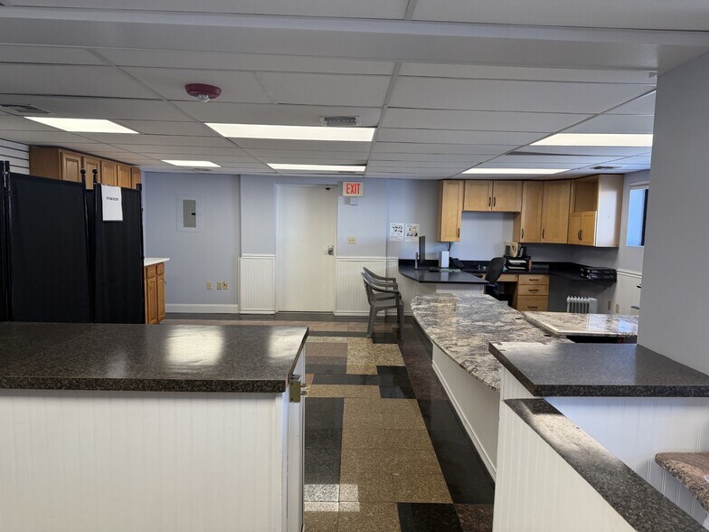 More Photos Of 840 Cumberland Hill Rd, Woonsocket Warehouse For Lease