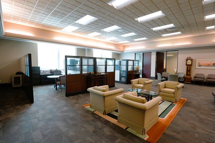 More Photos Of 111 E Wayne St, Fort Wayne Office For Lease