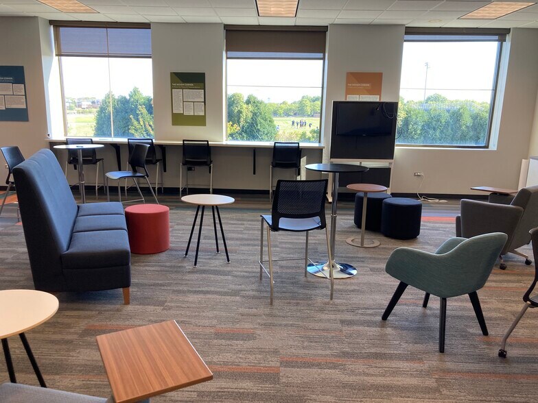 More Photos Of 9645 Lincolnway Ln, Frankfort Storefront Retail Office For Lease