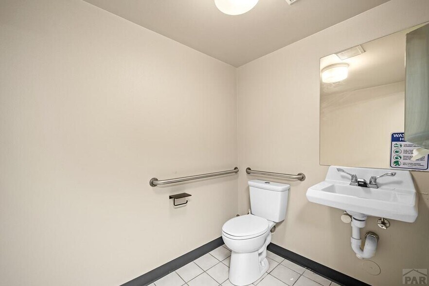 More Photos Of 19 E Abarr Dr, Pueblo Office For Lease