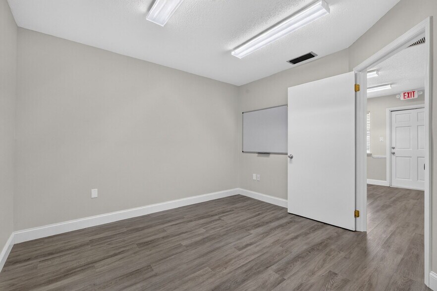 More Photos Of 421 Montgomery Rd, Altamonte Springs Medical For Lease