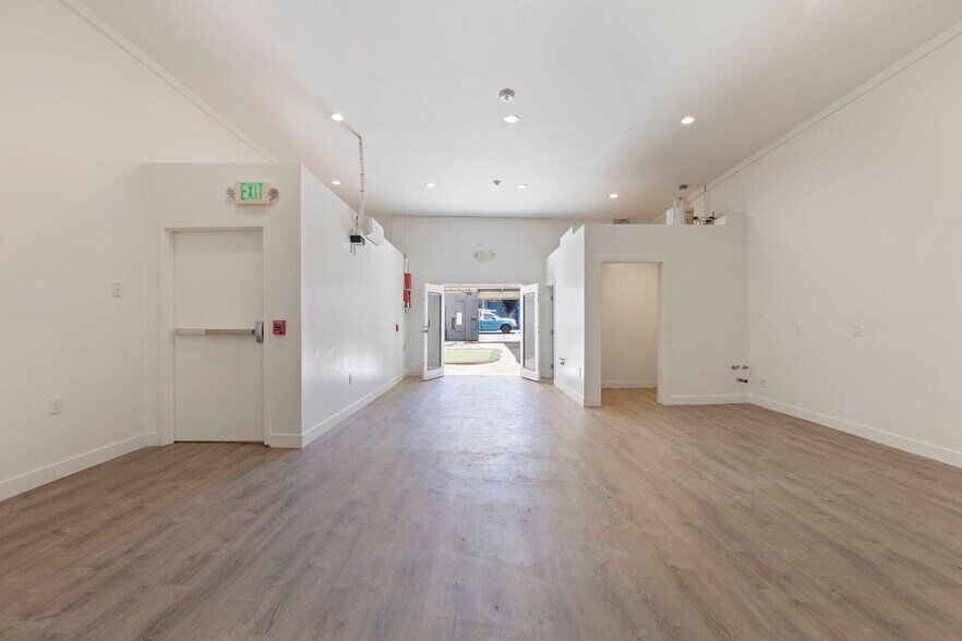 More Photos Of 1112 Howard St, San Francisco Warehouse For Lease