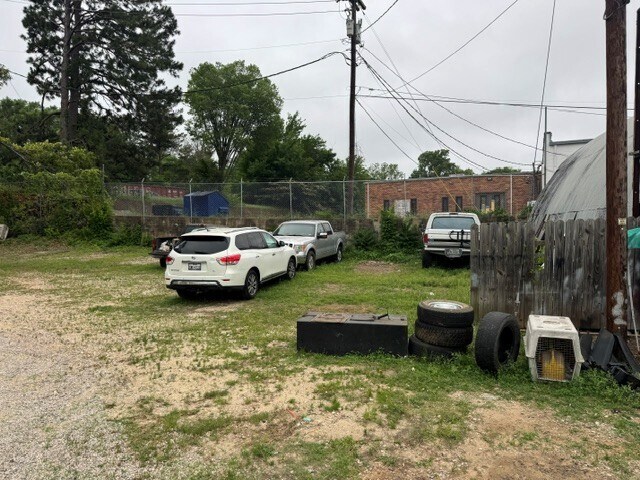 More Photos Of 412 E Spring St, Palestine Auto Dealership For Sale