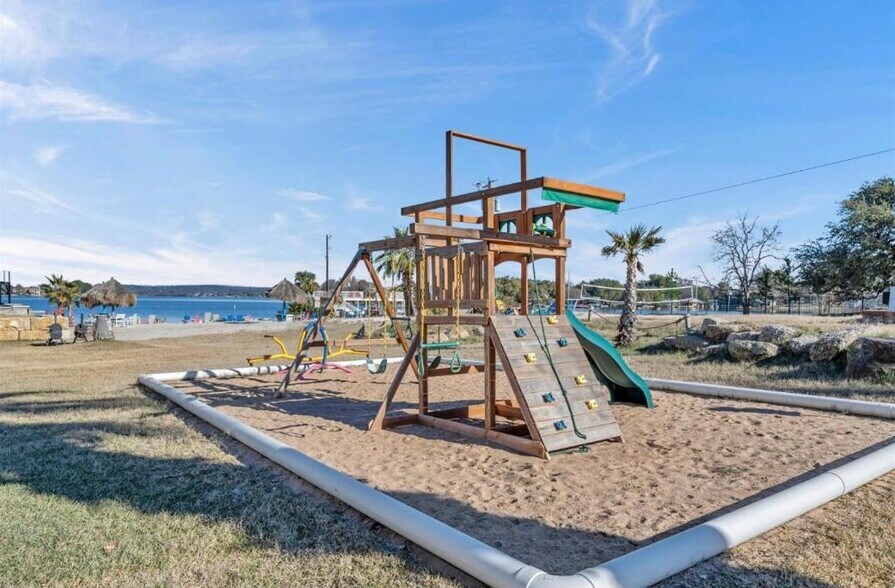 More Photos Of 604 Highcrest Dr, Marble Falls Specialty For Sale