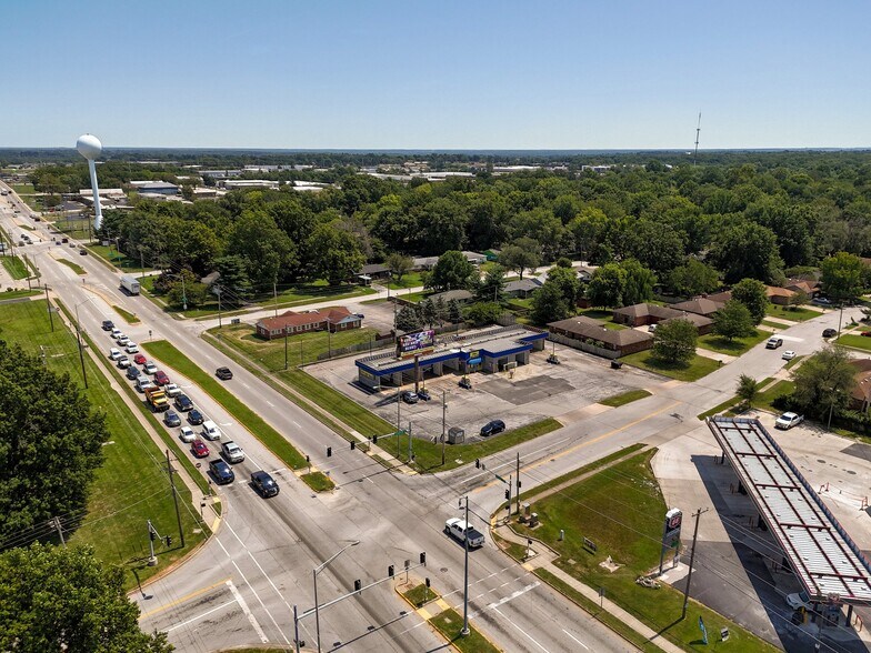 More Photos Of 2812 E Chestnut Expy, Springfield Carwash For Sale