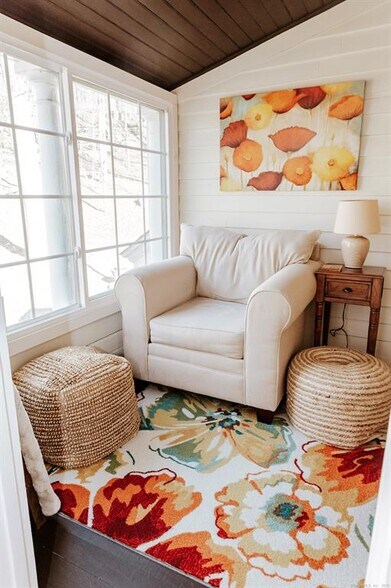 More Photos Of 42 Hyde Rd, Brooklyn Hospitality For Sale