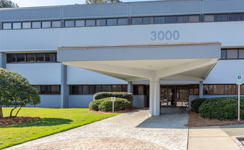More Photos Of 3000 Highwoods Blvd, Raleigh Office For Lease