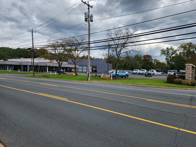 Primary Photo Of 613 New Loudon Rd, Latham Auto Dealership For Sale