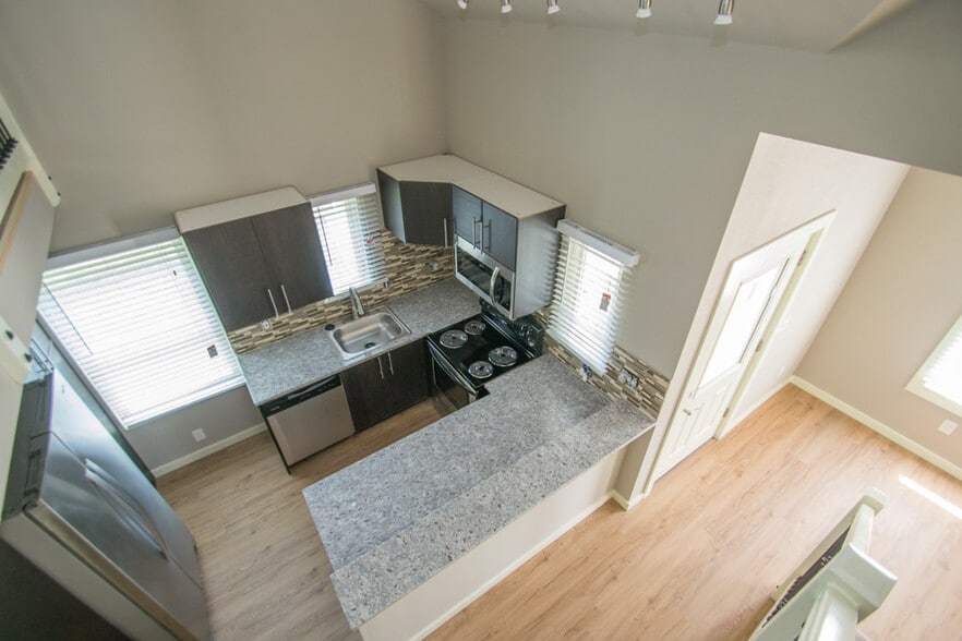 More Photos Of 1806 17th St, Boulder Apartments For Sale