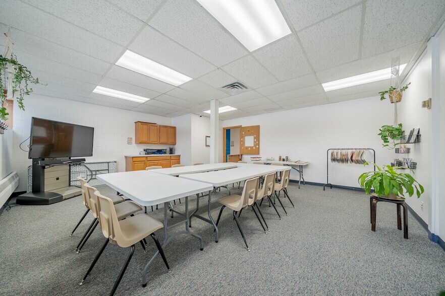 More Photos Of 1331 High Ave, Oshkosh Religious Facility For Sale