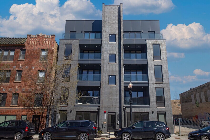 More Photos Of 2212 W Lawrence Ave, Chicago Apartments For Sale