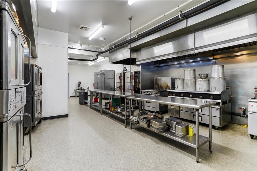 More Photos Of 985 Baltimore Pike, Gettysburg Storefront For Sale