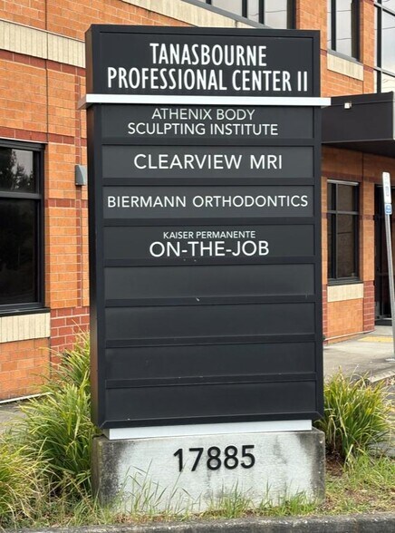 More Photos Of 17885 NW Evergreen Pky, Beaverton Medical For Lease