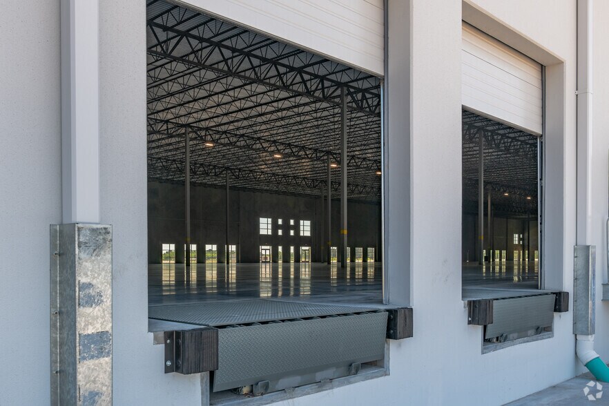 More Photos Of 8099 Five Chop Rd, Santee Warehouse For Lease