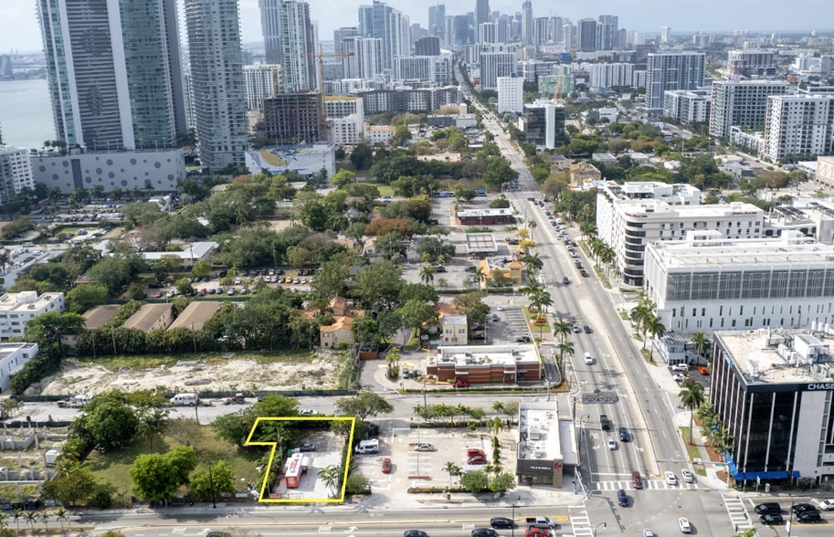 More Photos Of 400 NE 36th St, Miami Land For Lease