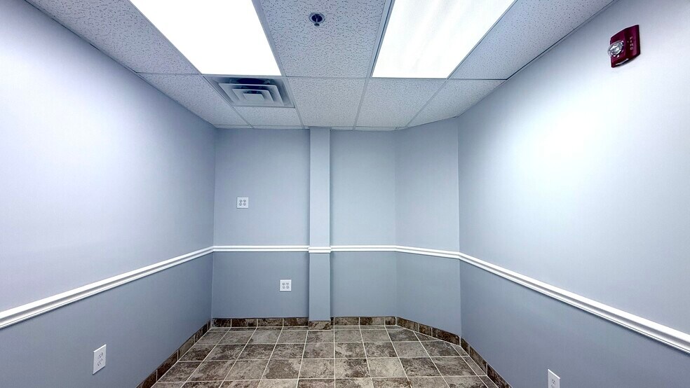 More Photos Of 561 Cranbury Rd, East Brunswick Medical For Sale