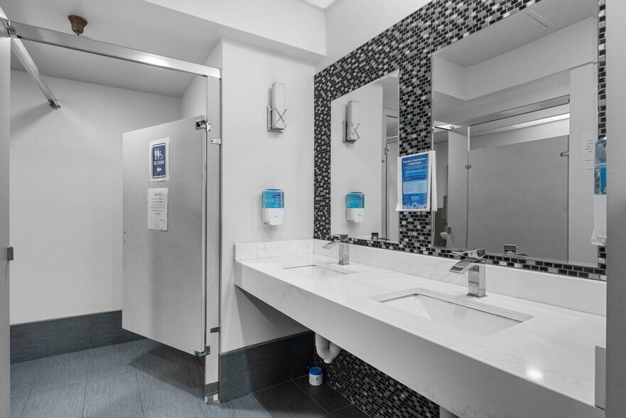 More Photos Of 2201 Lucien Way, Maitland Office For Sale