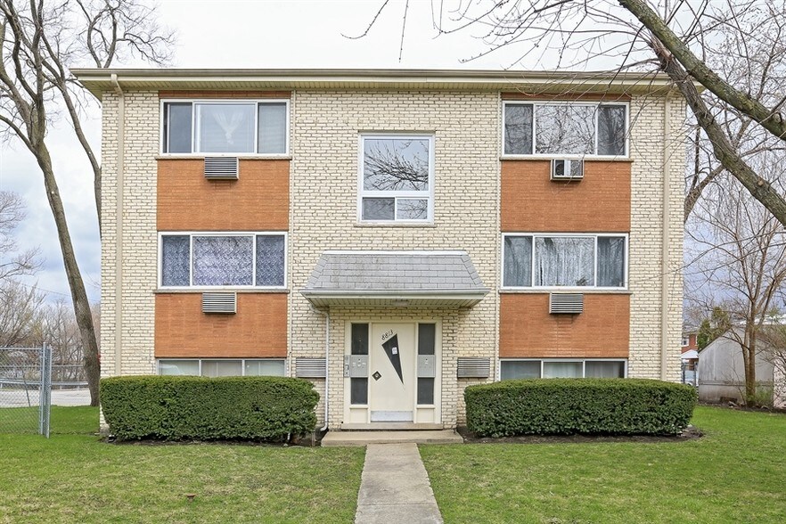 More Photos Of 8813 Dee Rd, Des Plaines Apartments For Sale