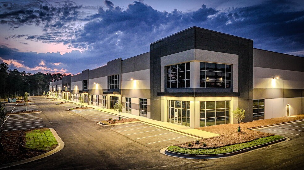 More Photos Of 5720 Trade Dr, Alpharetta Warehouse For Lease