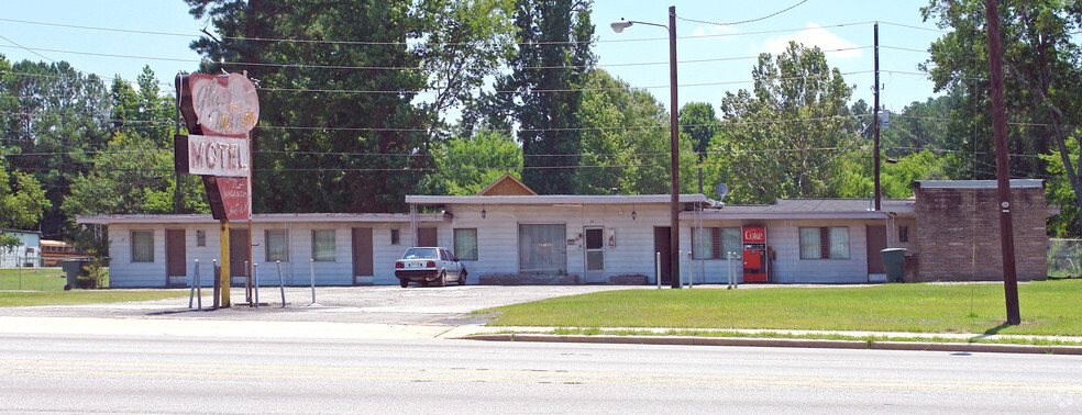 Primary Photo Of 5810 N Main St, Columbia Hospitality For Sale